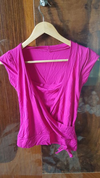 Tee shirt caché coeur rose fuschia