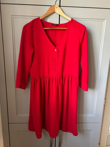 Robe rouge fluide blouse