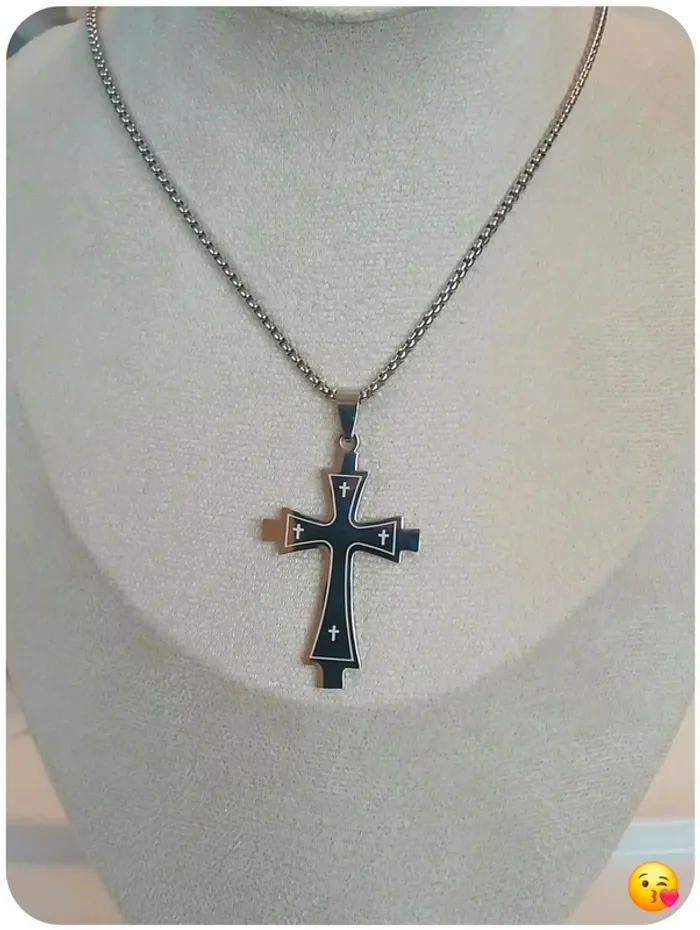 Collier croix acier inoxydable noir et gris