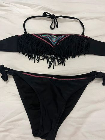 Maillot de bain noir détails flashy