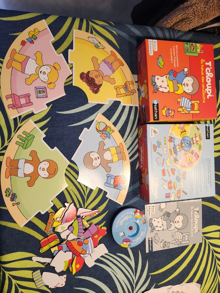 Jeu t'choupi la ronde des couleurs nathan habits