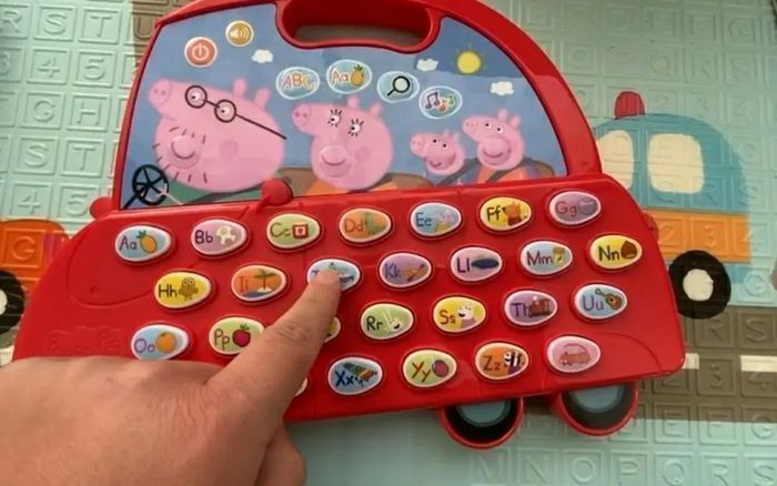 PEPPA PIG MON ABÉCÉDAIRE INTERACTIF avec voix famille pig 26 boutons interactifs - photo numéro 4