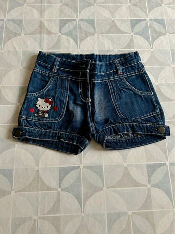 Short fille- 8 ans - Hello Kitty - neuf