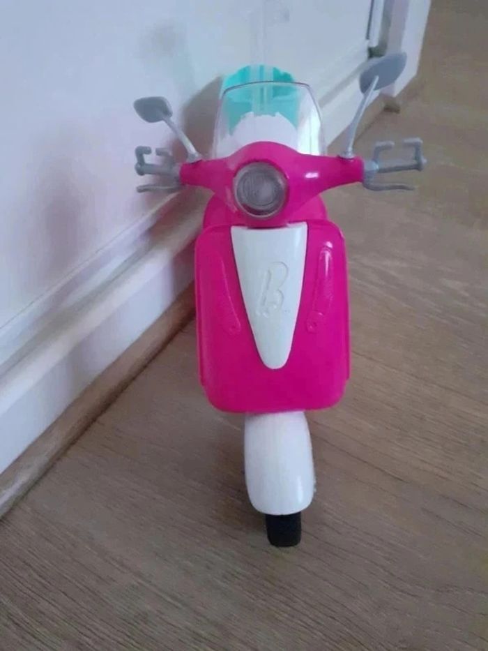 Avion barbie achetée 100 euros et Scooter barbie Peu utilisés - photo numéro 5