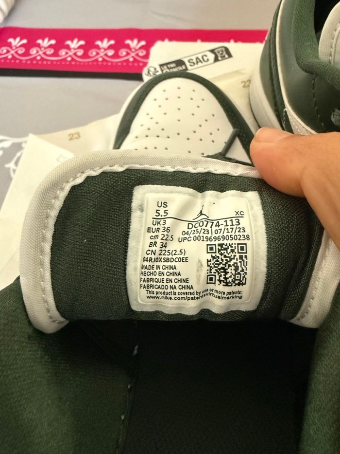 Baskets Nike Air Jordan 1 Low blanc/jade galactique - photo numéro 7