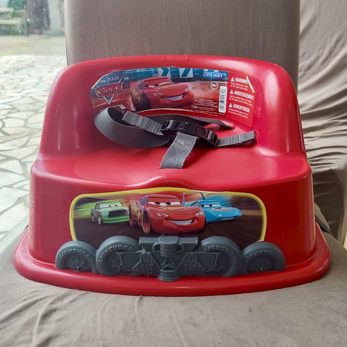 Rehausseur chaise cars