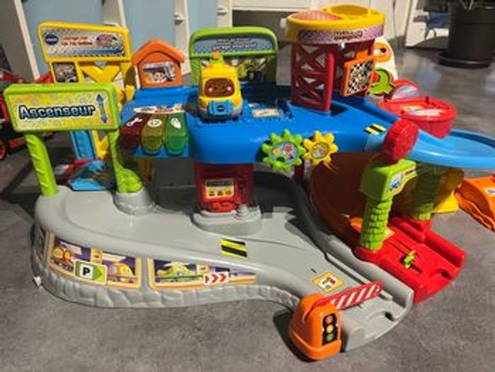 Garage tut tut bolide