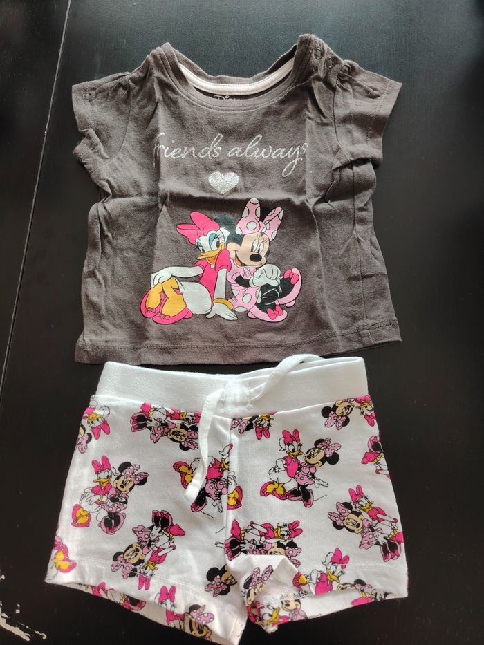 Lot de vêtements Disney - photo numéro 6