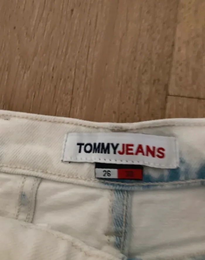 Tommy Hilfiger Mom Jean tie and dye blanc bleu clair - photo numéro 4
