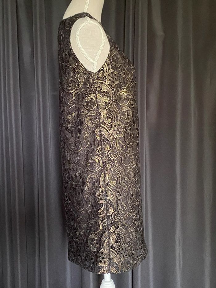 Robe brodée noire et dorée - photo numéro 6