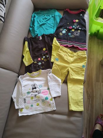 Ensemble 5 pièces 23 mois 💐