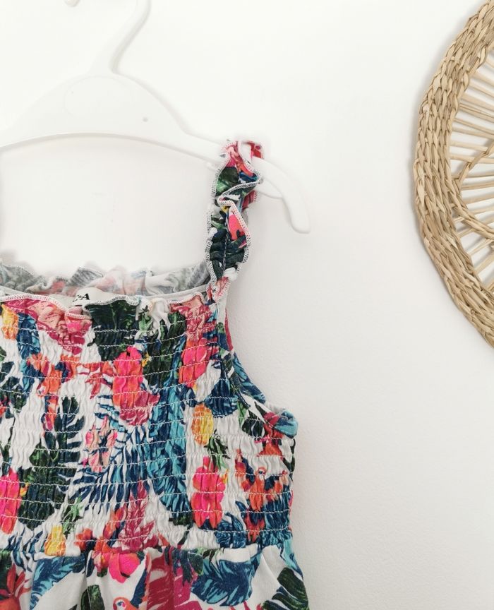 Robe d'été tropicale fleurie perroquet volantée et smockée C&A 5 Ans - photo numéro 3