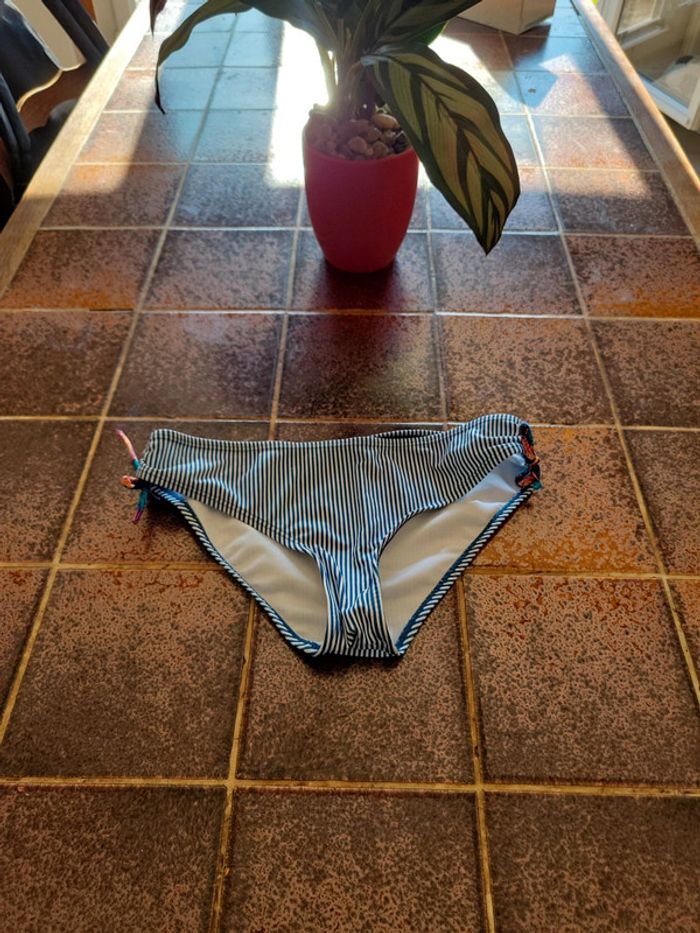 Maillot de bain ( bas) - photo numéro 3
