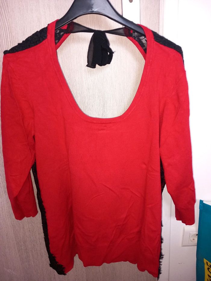 Magnifique pull rouge Breal avec détails dentelle