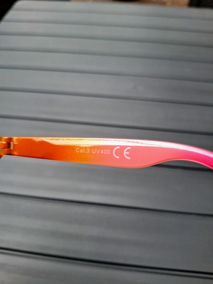 Paire de lunette de soleil - enfant - photo numéro 6