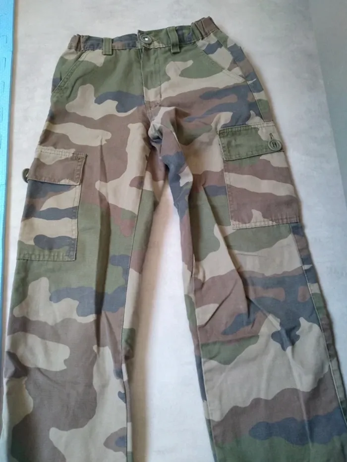 Treillis militaire vert kaki