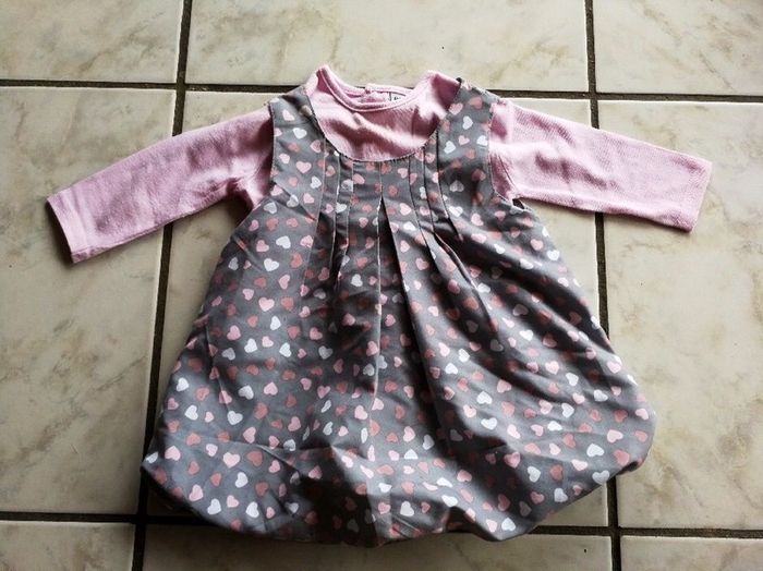 Robe et t shirt 6 mois - photo numéro 2
