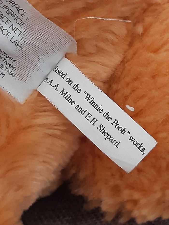 Peluche / doudou Disney Store Winnie L'ourson - photo numéro 12