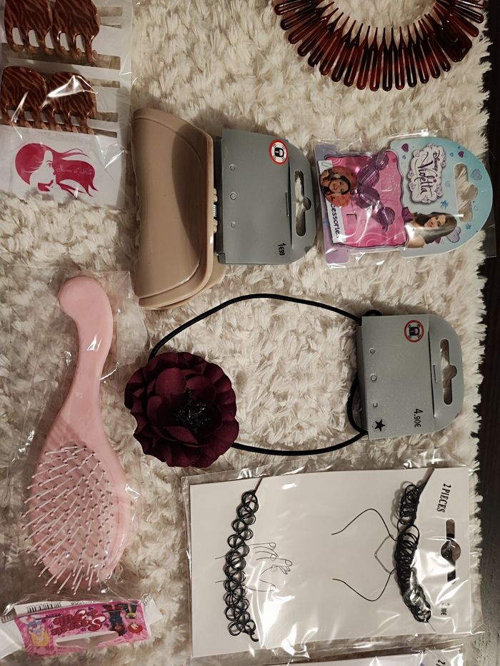 Lot de bijoux et articles cheveux fille - photo numéro 2