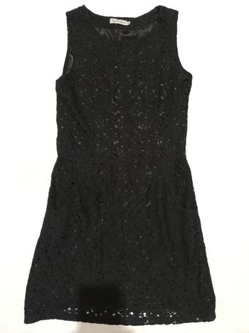 Agathe Velmont robe noir dentelle chic sexy