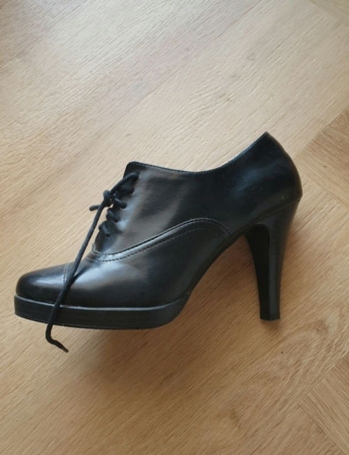 Chaussures à talon noires de la marque Texto en taille 37 - photo numéro 2