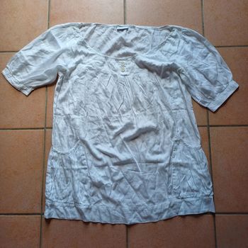 Blouse blanche à boutons