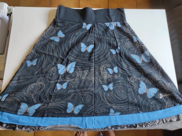 Jupe courte - photo numéro 4