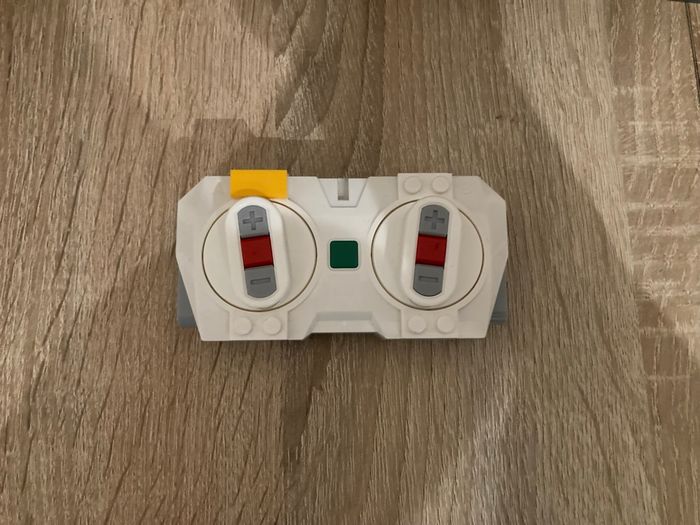 Lego 60197 le train passagers télécommandé - photo numéro 4