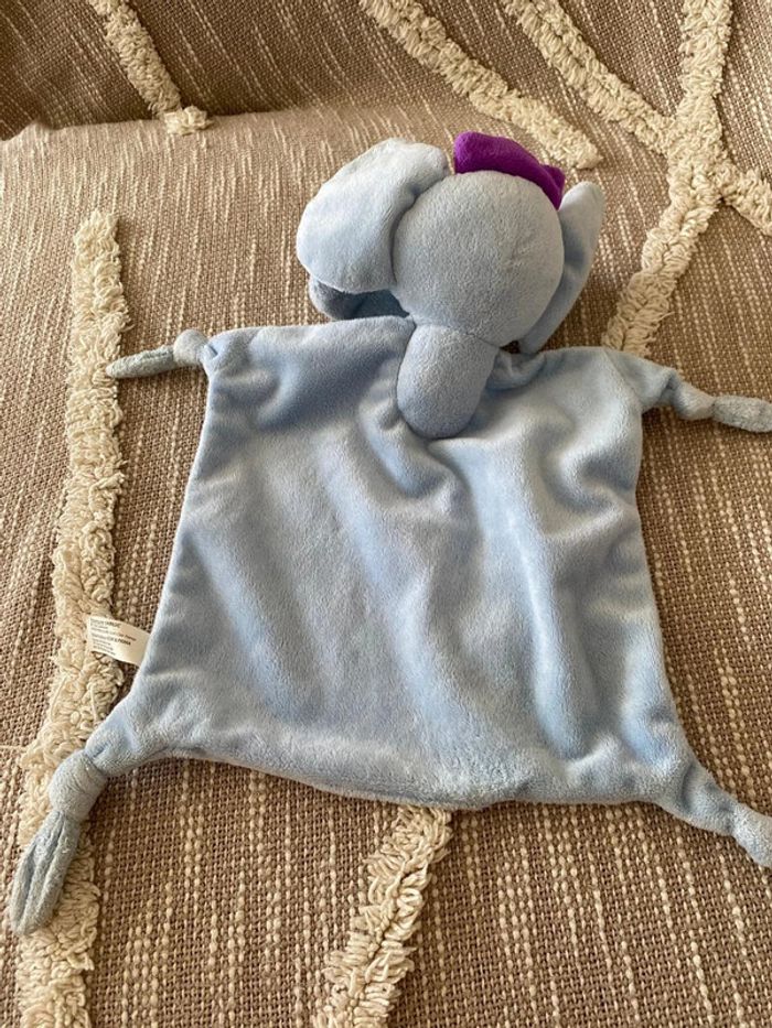 Peluche doudou plat 32cm Luc et Léa Éléphant bleu et violet trés bon état - photo numéro 3