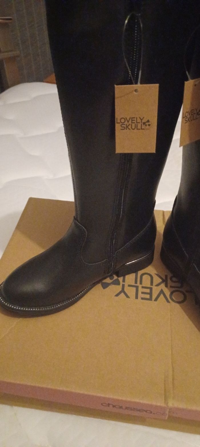 Très jolie paire de bottes fille Pointure 31 - photo numéro 4