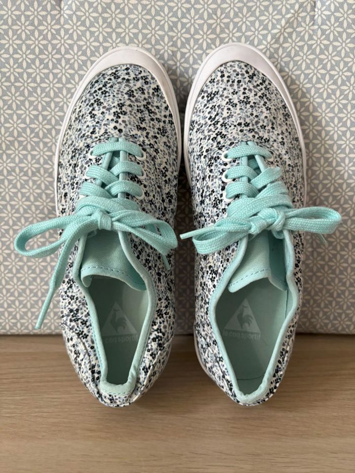 Paire de Baskets Tissu Fleuri "Le Coq Sportif" Taille 37 - photo numéro 6