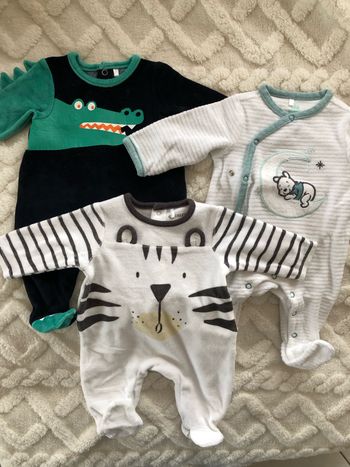 lot de pyjamas 1 pièce