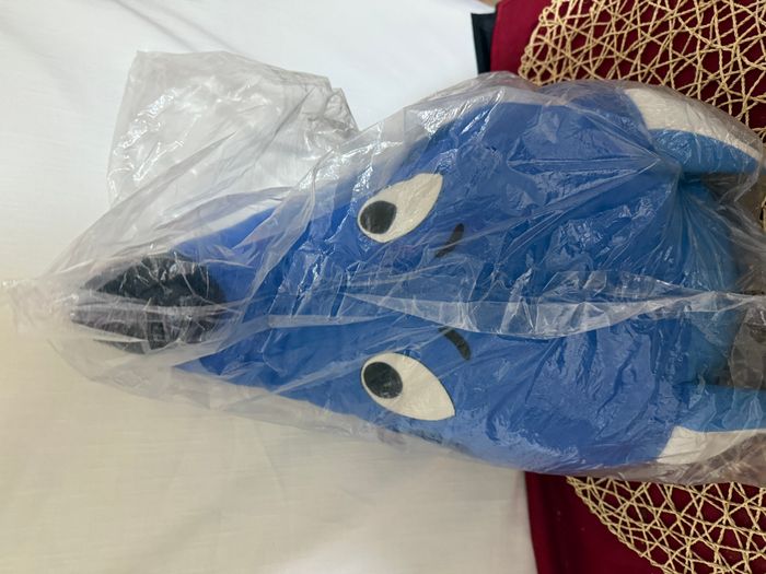 coussin doudou loup bleu non déballé - photo numéro 3