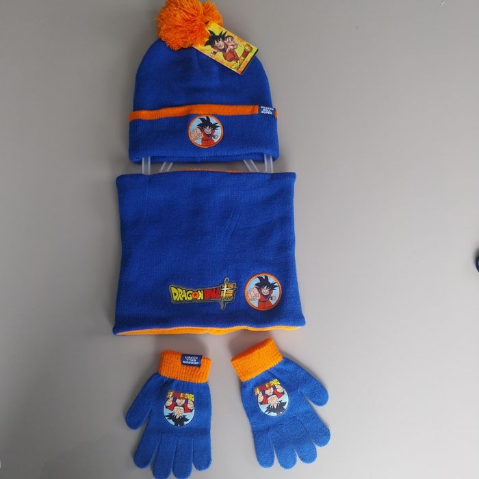 Ensemble bonnet + cache cou + gants dbz