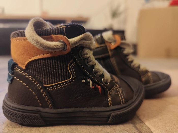 Chaussure Taille 18