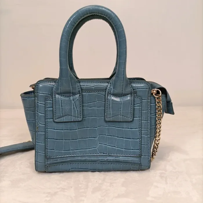 Petit sac à main bleu effet croco - petit format - bandoulière chaîne dorée - bon état S007 - photo numéro 3