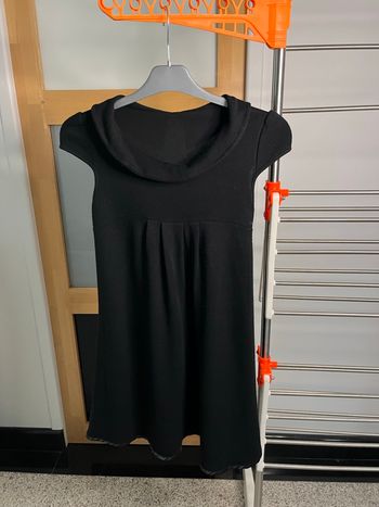 Robe noire col Claudine