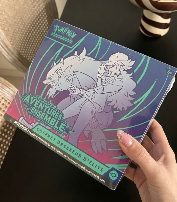 ETB - Coffret dresseur d’élite EV9 - Aventures Ensemble