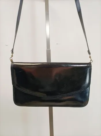 Pochette / Sac à Main Noir Vernis Vintage - mariage, fêtes, cocktail -26x15,5 cm - porté épaule
