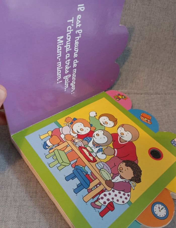 Livre sonore a la crèche avec T'choupi (piles neuves ) - photo numéro 5