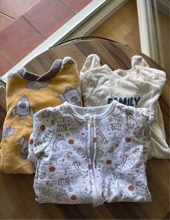 Lot de 3 grenouillères /pyjamas taille 3mois