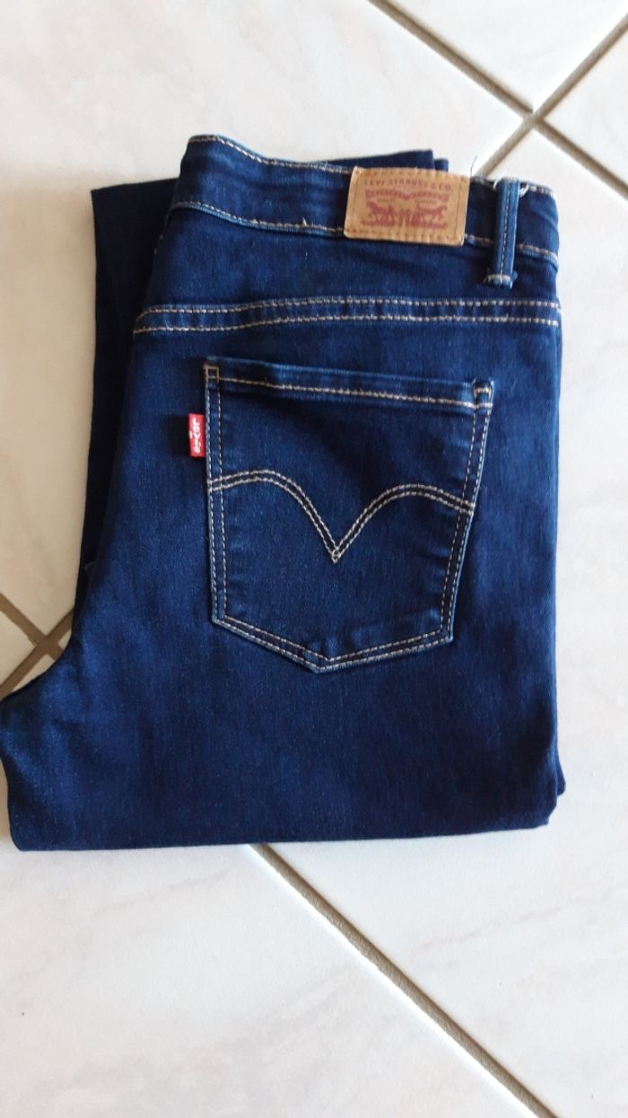 Jean levis