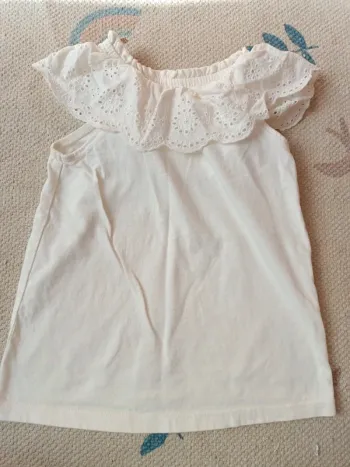 T-shirt crème 4 ans kiabi col dentelle broderie