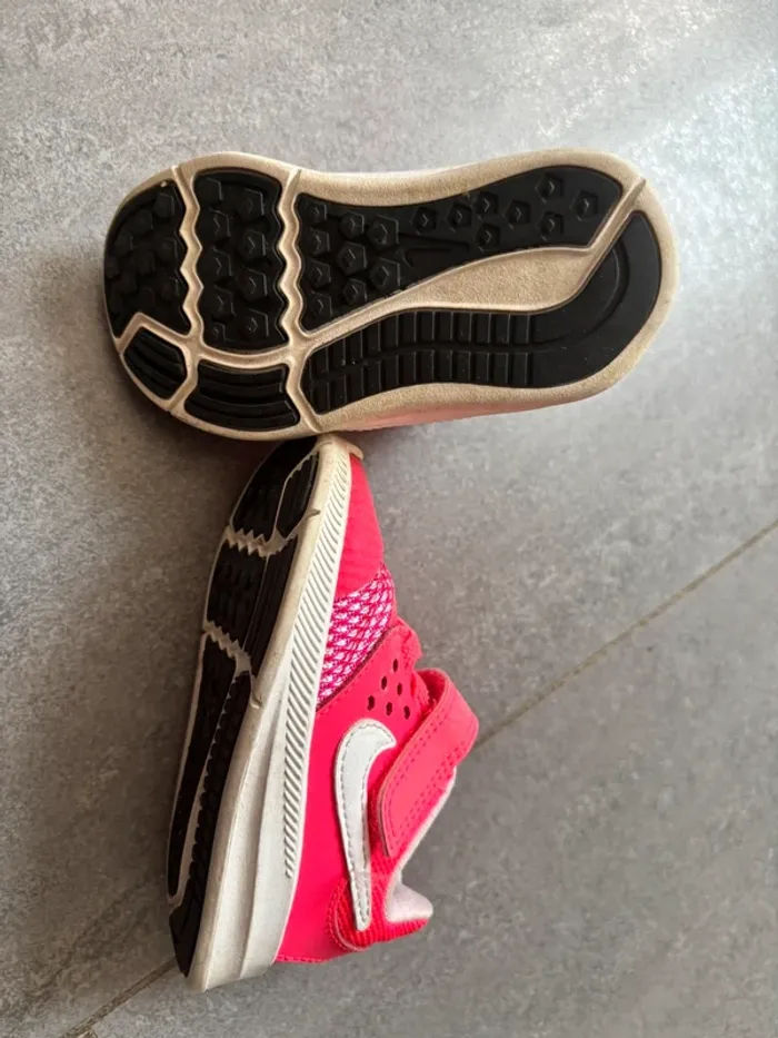 Basquettes fille taille 21 Nike - photo numéro 3