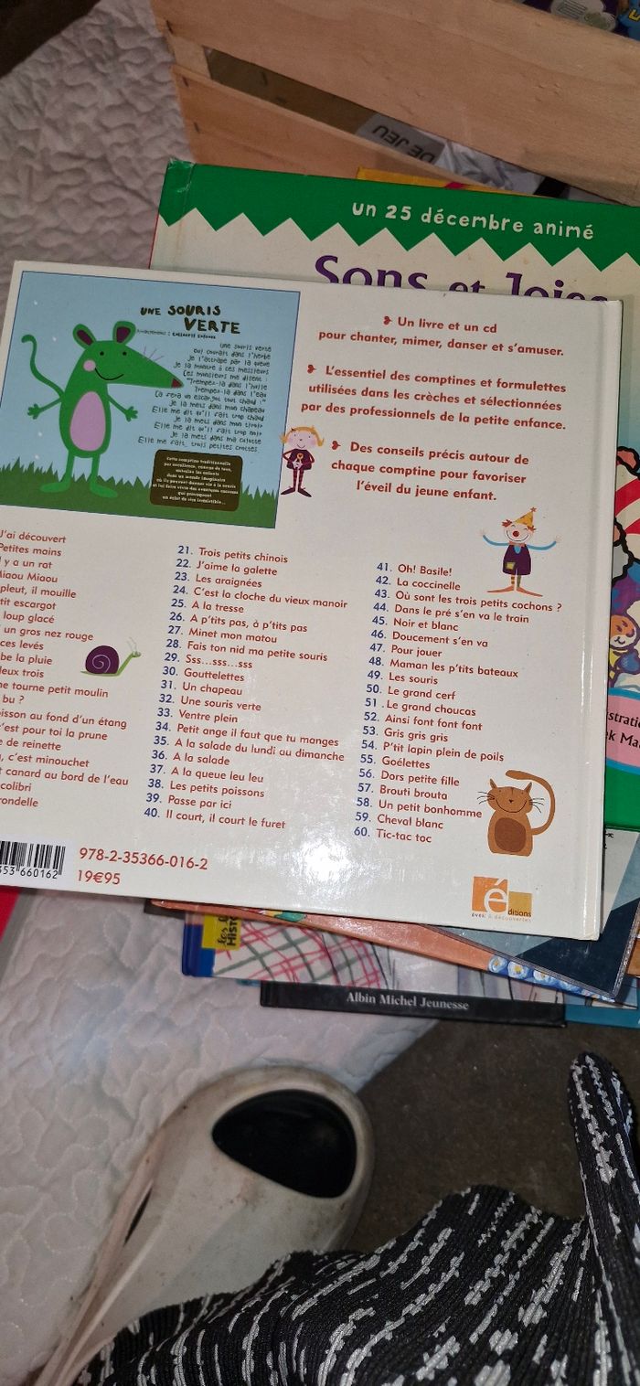 Livre 60 comptines et formulettes pour crèches - photo numéro 2