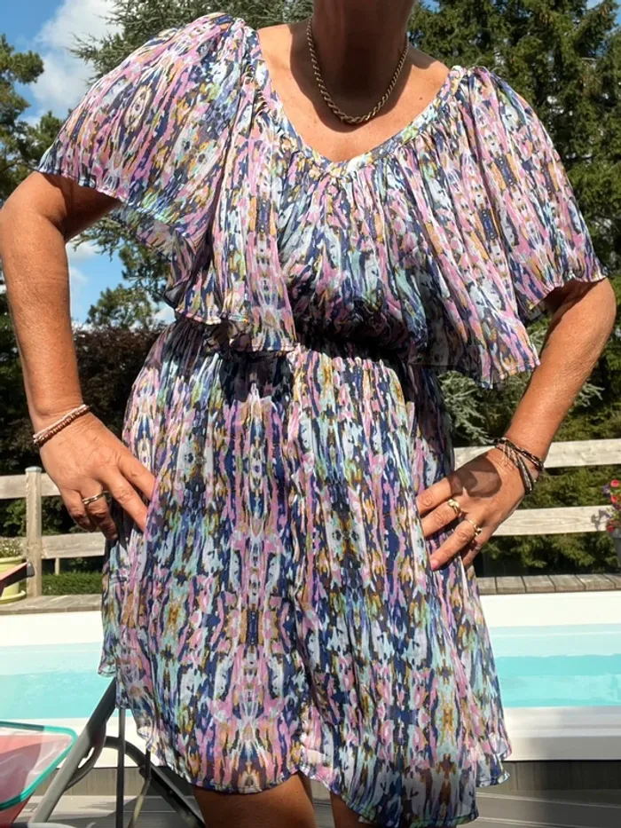 Jolie robe été fluide taille 36-38 état impeccable été à voir en urgence - photo numéro 3