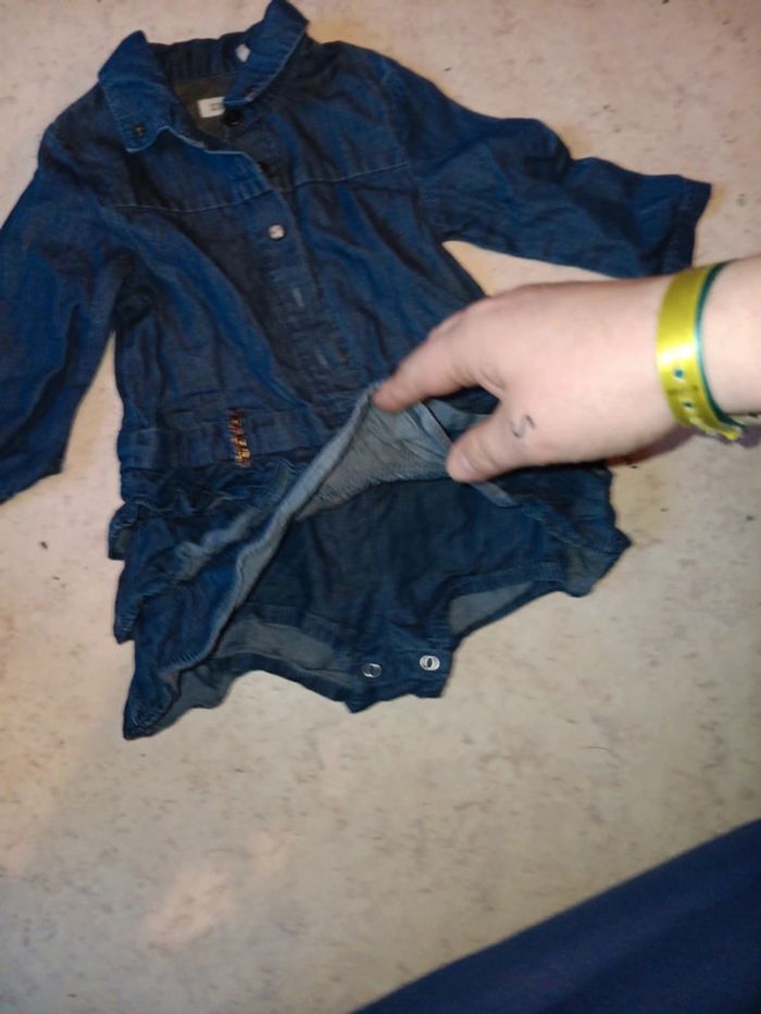 Robe bodi  en jean  ikks 12 mois pas de vinted go - photo numéro 2