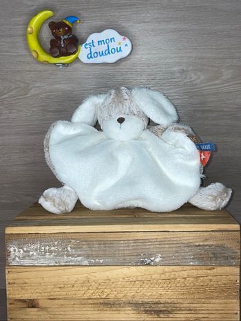 TAO17 doudou lapin 🐰 tape à l’œil
