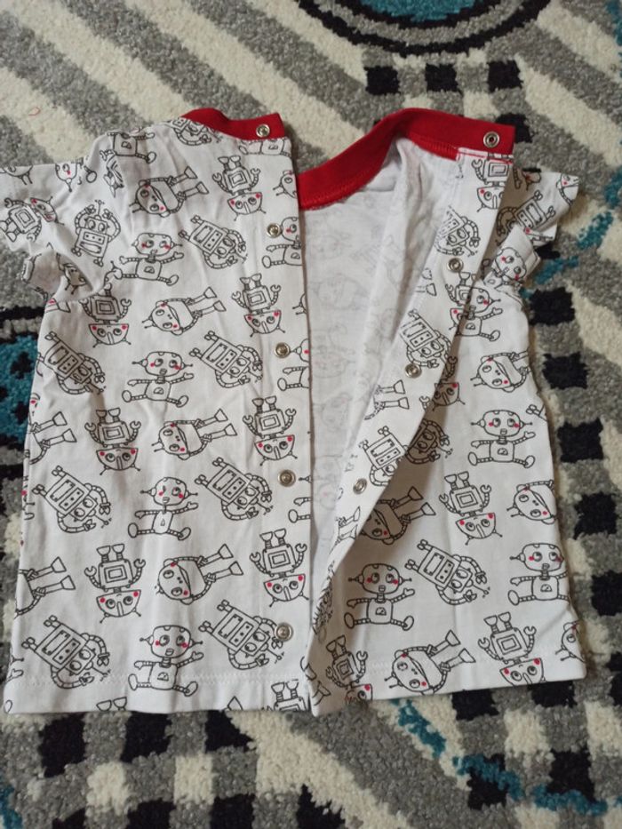 Lot de 3 t-shirts manches courtes NEUFS-9 MOIS - photo numéro 4