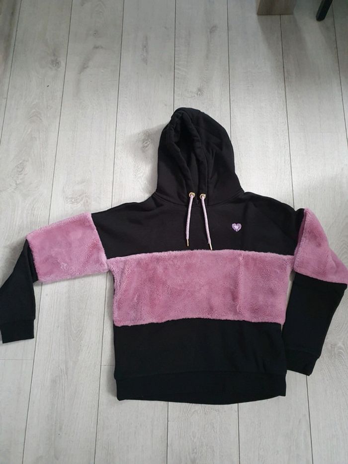 Sweat à Capuche myMo Noir et Rose
